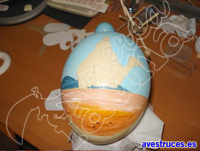 como pintar un huevo de avestruz